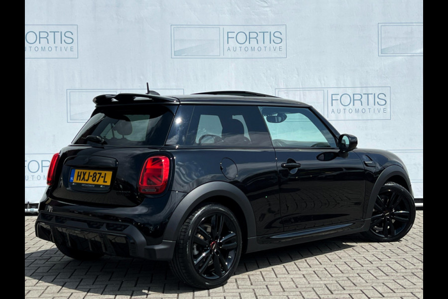 MINI Mini 1.5 Cooper John Cooper Works STUURWIEL VERW | PANO | CARPLAY | DEALER ONDERH | STOELVERW |