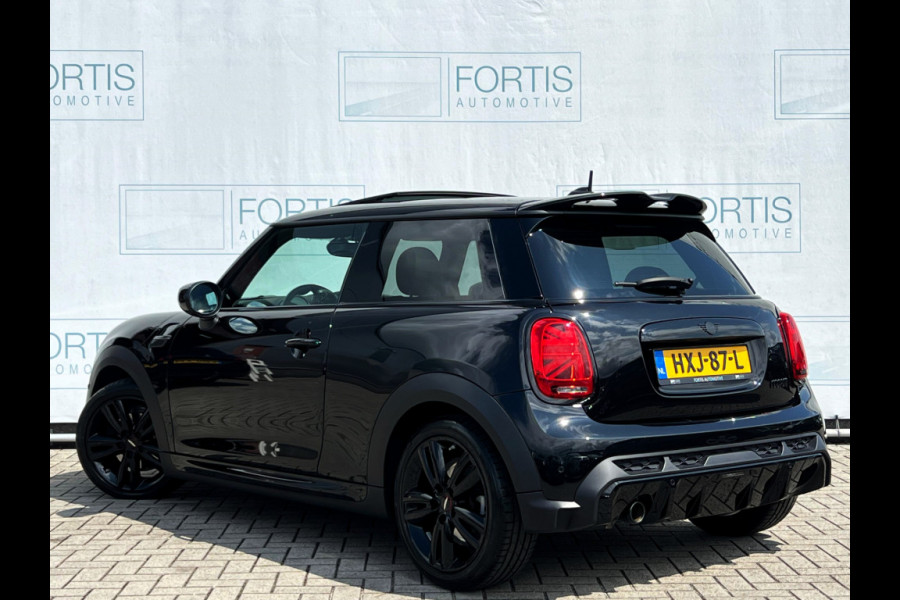 MINI Mini 1.5 Cooper John Cooper Works STUURWIEL VERW | PANO | CARPLAY | DEALER ONDERH | STOELVERW |