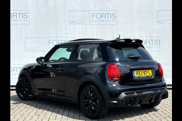 MINI Mini 1.5 Cooper John Cooper Works STUURWIEL VERW | PANO | CARPLAY | DEALER ONDERH | STOELVERW |
