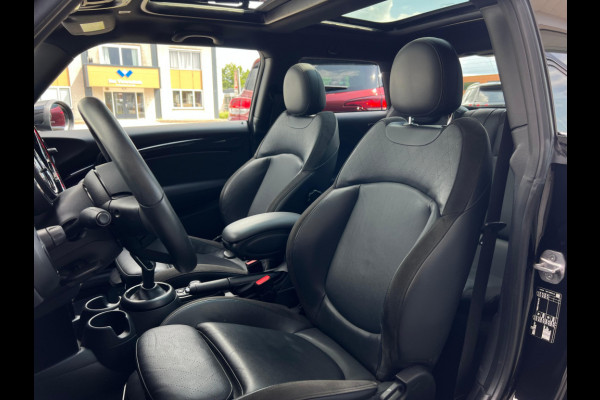 MINI Mini 1.5 Cooper John Cooper Works STUURWIEL VERW | PANO | CARPLAY | DEALER ONDERH | STOELVERW |