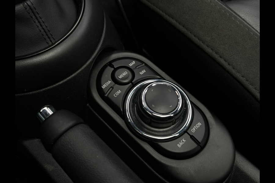 MINI Mini 1.5 Cooper John Cooper Works STUURWIEL VERW | PANO | CARPLAY | DEALER ONDERH | STOELVERW |