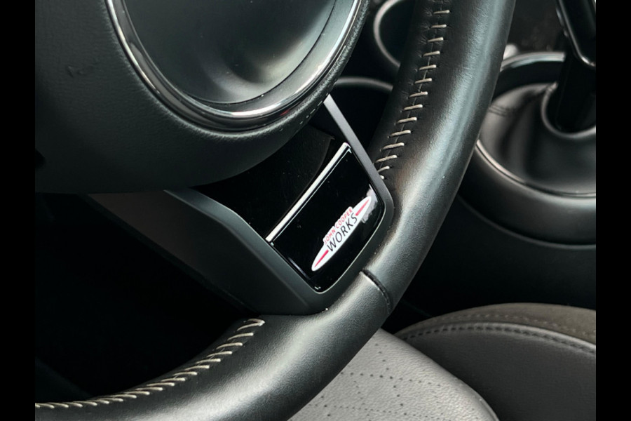 MINI Mini 1.5 Cooper John Cooper Works STUURWIEL VERW | PANO | CARPLAY | DEALER ONDERH | STOELVERW |
