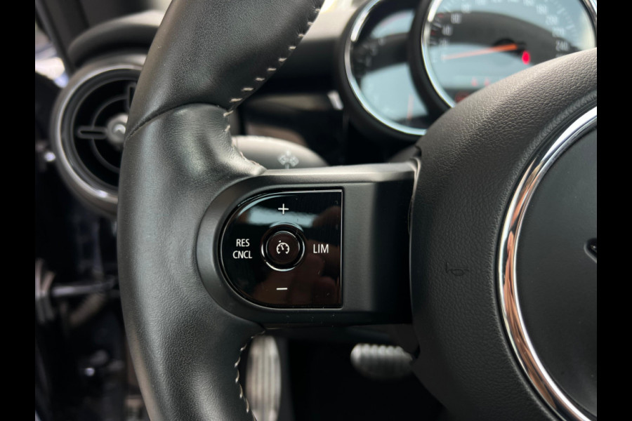 MINI Mini 1.5 Cooper John Cooper Works STUURWIEL VERW | PANO | CARPLAY | DEALER ONDERH | STOELVERW |