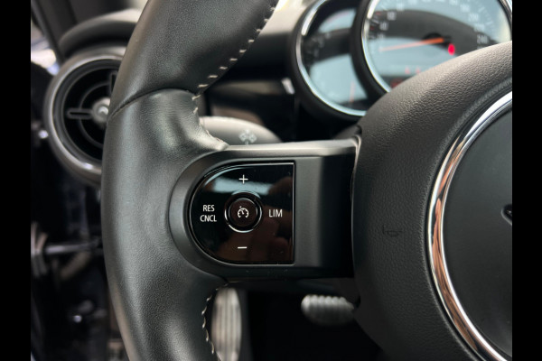 MINI Mini 1.5 Cooper John Cooper Works STUURWIEL VERW | PANO | CARPLAY | DEALER ONDERH | STOELVERW |