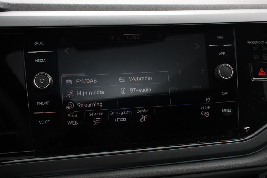 Volkswagen Polo 1.0 TSI DSG R-Line Panorama dak Camera 17" Lichtmetalen Velgen Navigatie Apple Carplay / Android Auto Climate Control