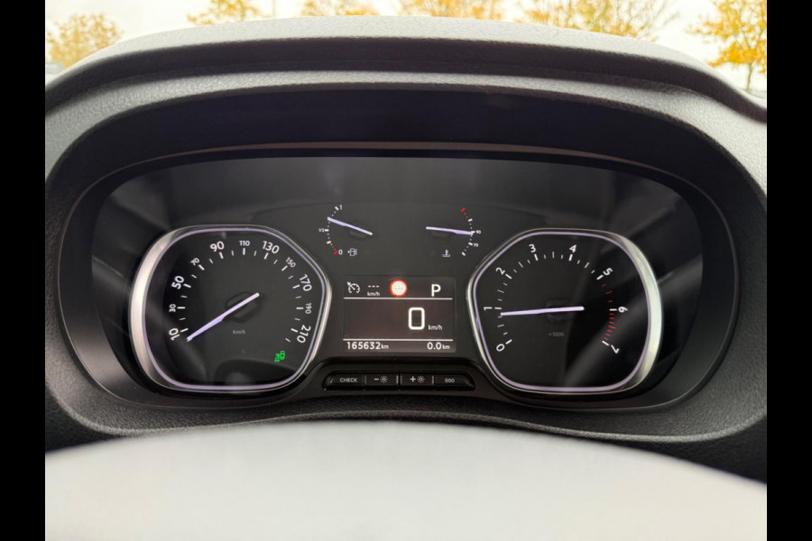 Peugeot Expert 231L 2.0 BlueHDI automaat 180pk Premium Pack, CarPlay, Xenon Peugeot Expert 231L 2.0 BlueHDI automaat 180pk Premium Pack, CarPlay, Xenon