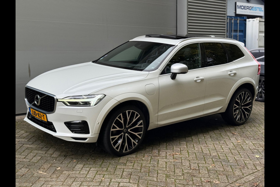 Volvo XC60 2.0 T8 Twin Engine AWD R-Design l Pano l 360 Camera l HK Audio l Trekhaak l Luchtvering l Volvo XC60 2.0 T8 Twin Engine AWD R-Design l Pano l 360 Camera l HK Audio l Trekhaak l Luchtvering l