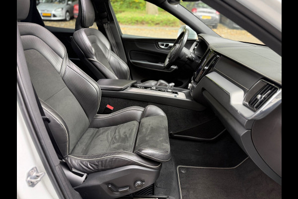 Volvo XC60 2.0 T8 Twin Engine AWD R-Design l Pano l 360 Camera l HK Audio l Trekhaak l Luchtvering l Volvo XC60 2.0 T8 Twin Engine AWD R-Design l Pano l 360 Camera l HK Audio l Trekhaak l Luchtvering l