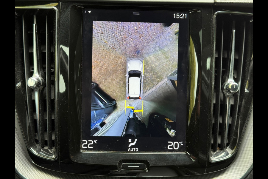Volvo XC60 2.0 T8 Twin Engine AWD R-Design l Pano l 360 Camera l HK Audio l Trekhaak l Luchtvering l Volvo XC60 2.0 T8 Twin Engine AWD R-Design l Pano l 360 Camera l HK Audio l Trekhaak l Luchtvering l