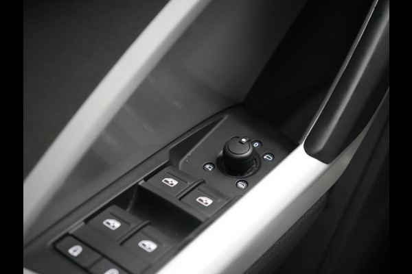 Audi Q3 Sportback 45 TFSI e Advanced Edition Plug In Hybrid 245pk Dealer O.H PHEV | Camera | Virtual | Navigatie Full Map | Cruise Control | LED Koplampen | Blis | Lane Assist | DAB |