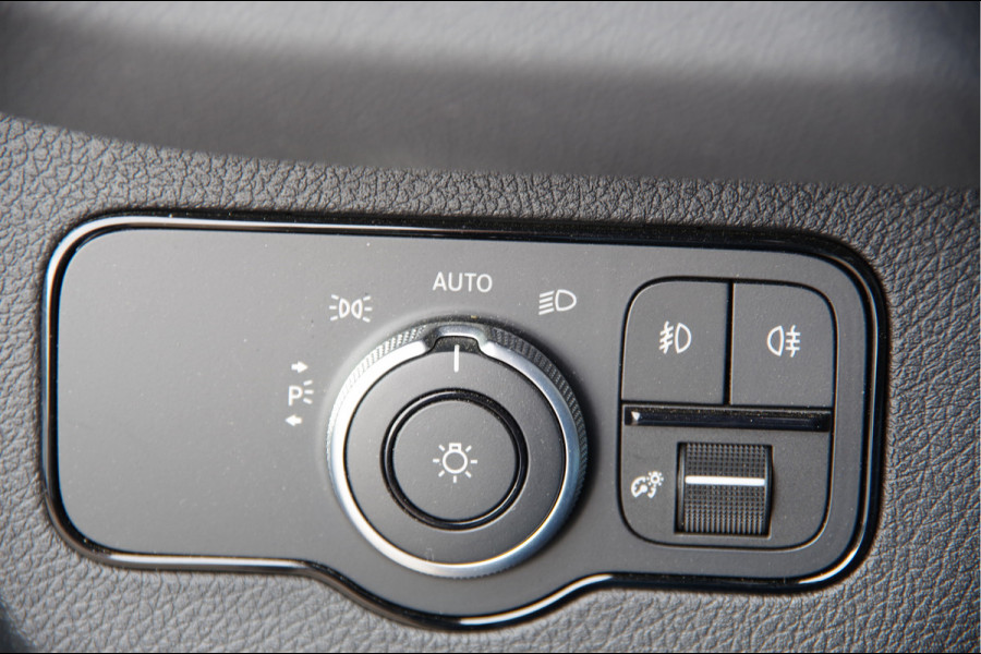 Mercedes-Benz Sprinter 519 3.0 CDI V6 L2H1 LED, LEDER, 3.5T TREKHAAK, STANDKACHEL, DUBBELLUCHT, ADAPT. CRUISE, MBUX 10'', 360 CAMERA, STOELVERWARMING,