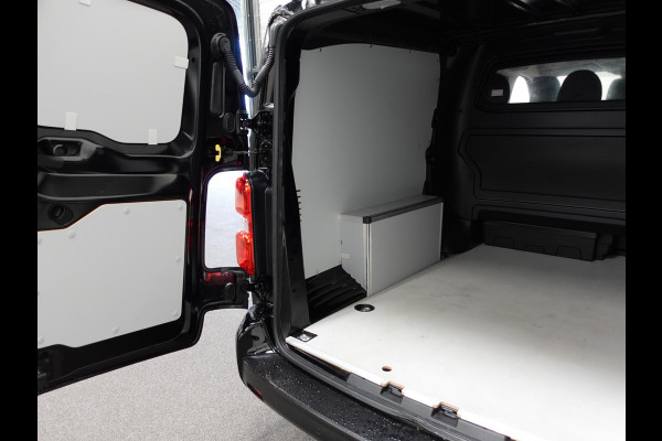 Peugeot Expert 180pk Automaat Long L3 Premium Dubbele Cabine Trekhaak Navigatie Apple Carplay Cruise control Airco Peugeot Expert 180pk Automaat Long L3 Premium Dubbele Cabine Trekhaak Navigatie Apple Carplay Cruise control Airco