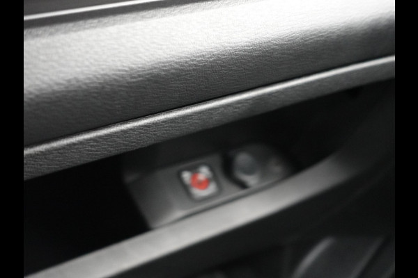 Peugeot Expert 180pk Automaat Long L3 Premium Dubbele Cabine Trekhaak Navigatie Apple Carplay Cruise control Airco Peugeot Expert 180pk Automaat Long L3 Premium Dubbele Cabine Trekhaak Navigatie Apple Carplay Cruise control Airco