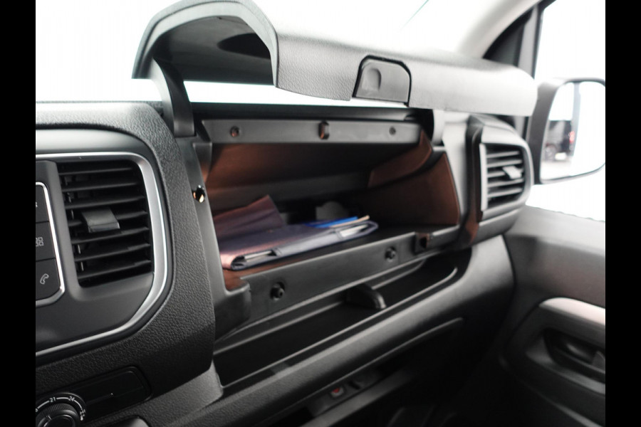 Peugeot Expert 180pk Automaat Long L3 Premium Dubbele Cabine Trekhaak Navigatie Apple Carplay Cruise control Airco Peugeot Expert 180pk Automaat Long L3 Premium Dubbele Cabine Trekhaak Navigatie Apple Carplay Cruise control Airco