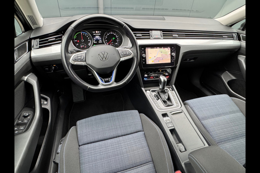 Volkswagen Passat Variant 1.4 TSI PHEV GTE * Trekhaak * Camera * Travel Assist * Massage *
