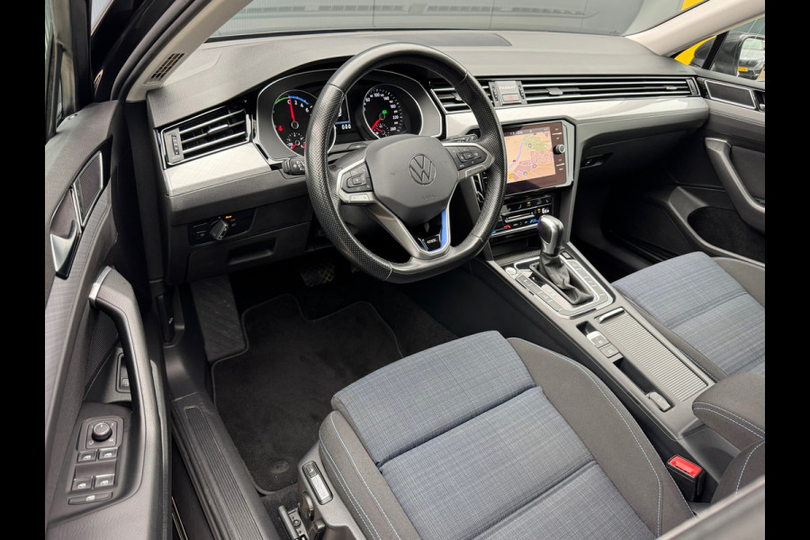 Volkswagen Passat Variant 1.4 TSI PHEV GTE * Trekhaak * Camera * Travel Assist * Massage *