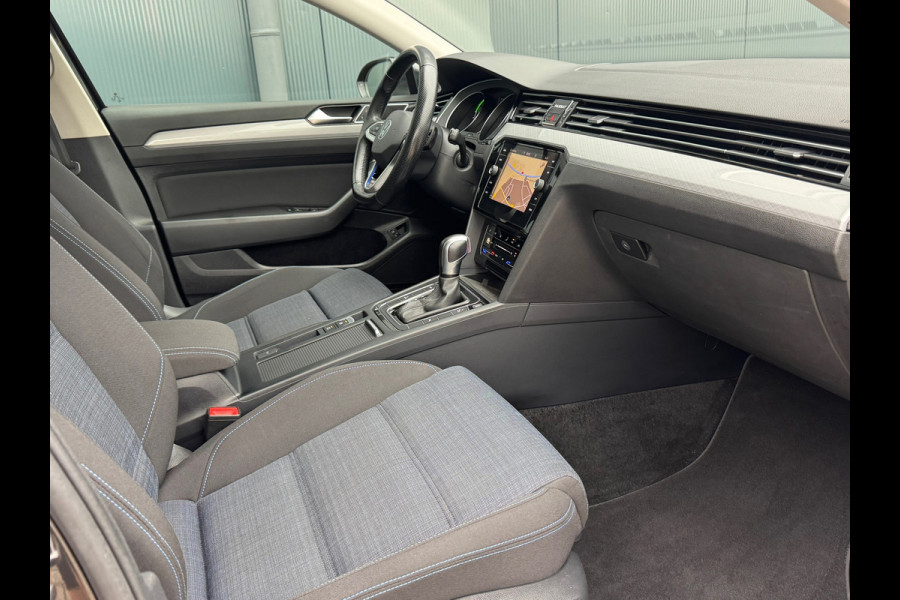 Volkswagen Passat Variant 1.4 TSI PHEV GTE * Trekhaak * Camera * Travel Assist * Massage *