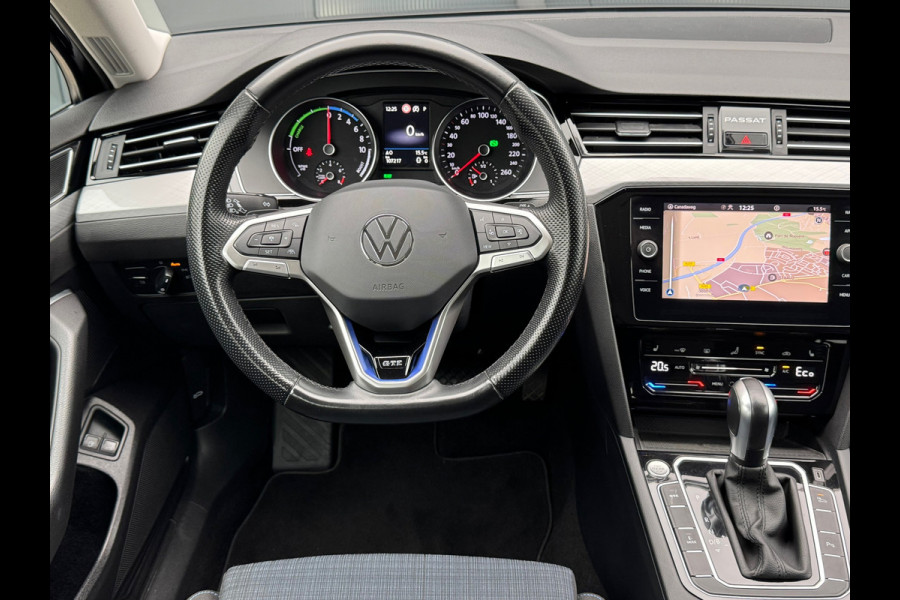 Volkswagen Passat Variant 1.4 TSI PHEV GTE * Trekhaak * Camera * Travel Assist * Massage *