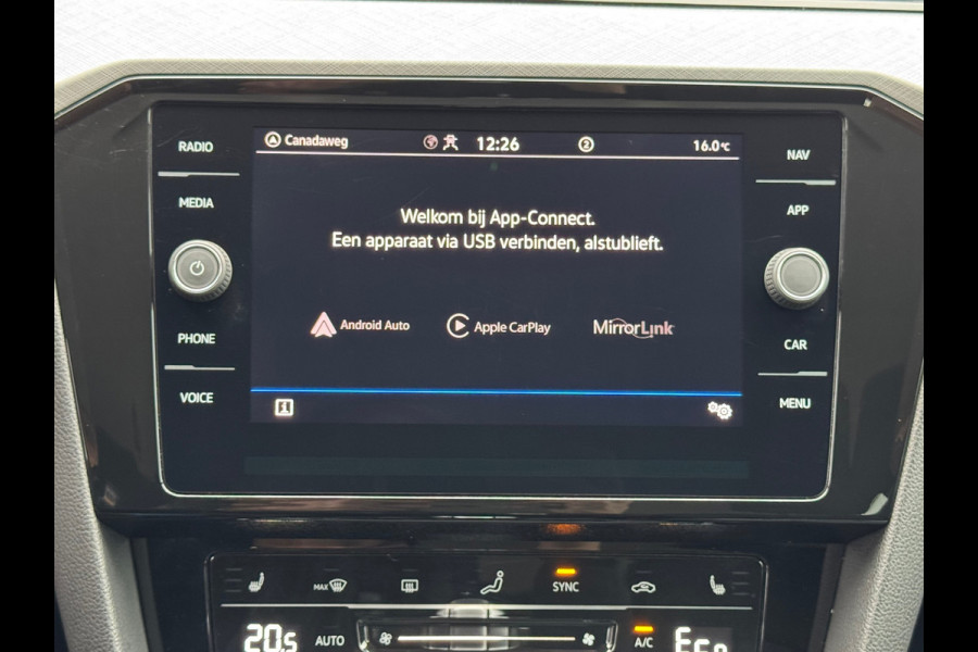 Volkswagen Passat Variant 1.4 TSI PHEV GTE * Trekhaak * Camera * Travel Assist * Massage *