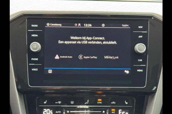 Volkswagen Passat Variant 1.4 TSI PHEV GTE * Trekhaak * Camera * Travel Assist * Massage *