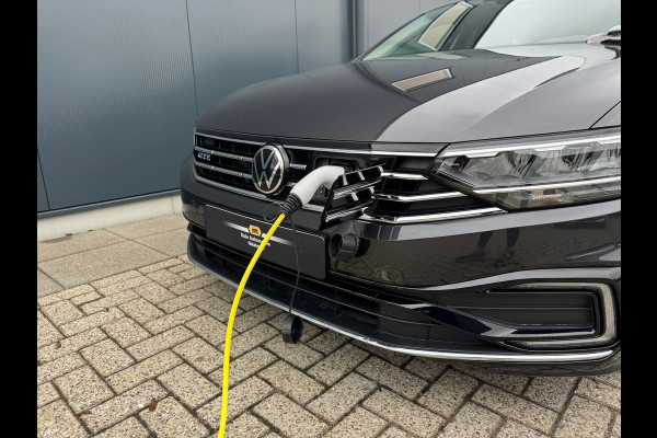 Volkswagen Passat Variant 1.4 TSI PHEV GTE * Trekhaak * Camera * Travel Assist * Massage *