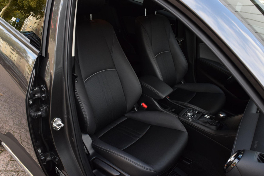 Mazda CX-3 2.0 SkyActiv-G 121 Luxury Mazda CX-3 2.0 SkyActiv-G 121 Luxury