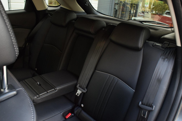 Mazda CX-3 2.0 SkyActiv-G 121 Luxury Mazda CX-3 2.0 SkyActiv-G 121 Luxury