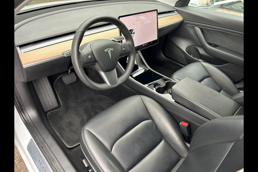 Tesla Model 3 Long Range AWD 75 kWh 84% SOH Trekhaak (1.000kg) Rijklaarprijs!