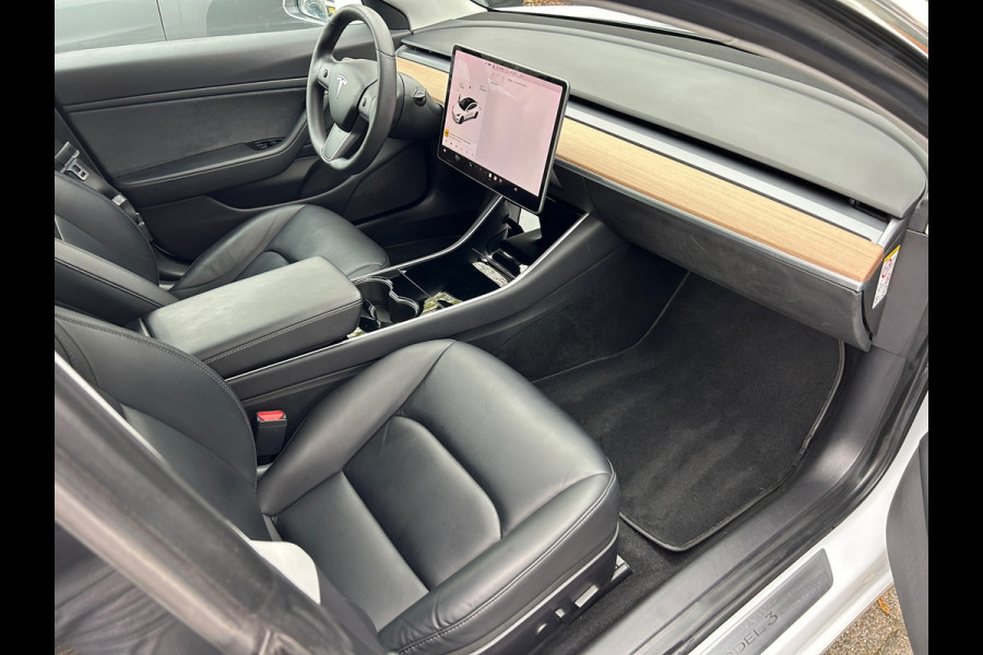 Tesla Model 3 Long Range AWD 75 kWh 84% SOH Trekhaak (1.000kg) Rijklaarprijs!