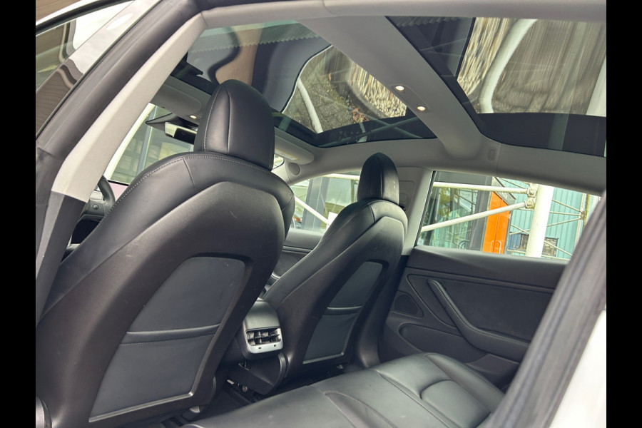 Tesla Model 3 Long Range AWD 75 kWh 84% SOH Trekhaak (1.000kg) Rijklaarprijs!
