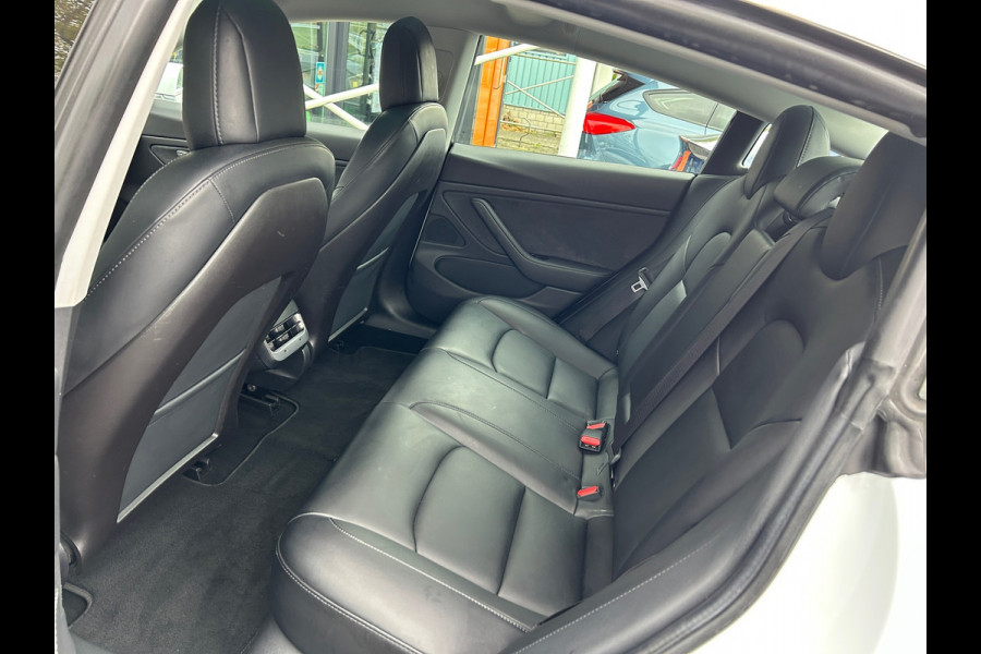 Tesla Model 3 Long Range AWD 75 kWh 84% SOH Trekhaak (1.000kg) Rijklaarprijs!