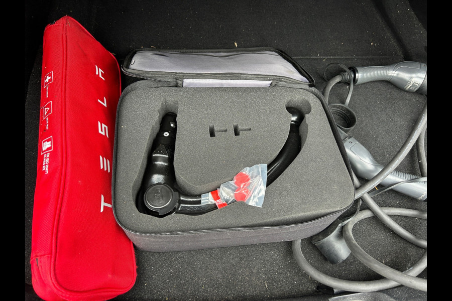 Tesla Model 3 Long Range AWD 75 kWh 84% SOH Trekhaak (1.000kg) Rijklaarprijs!