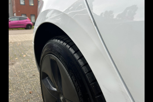 Tesla Model 3 Long Range AWD 75 kWh 84% SOH Trekhaak (1.000kg) Rijklaarprijs!