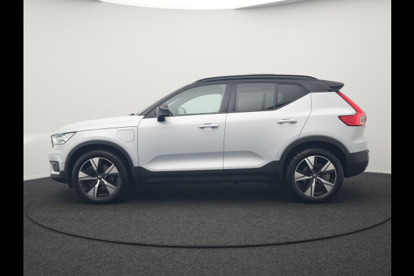 Volvo XC40 T4 Recharge R-Design Plug In Hybrid 211pk Dealer O.H PHEV | Panodak | Adaptive Cruise | 360 Camera | Alcantara Sportstoelen Memory & Verwarmd | Harman & Kardon | Apple Carplay | Stuur Verwarmd | Navigatie | Virtual | DAB |