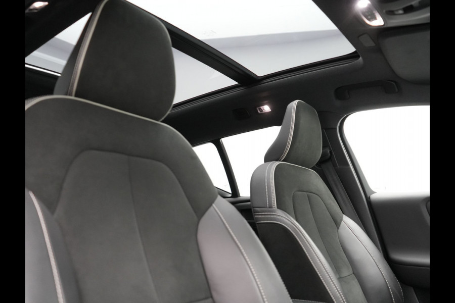 Volvo XC40 T4 Recharge R-Design Plug In Hybrid 211pk Dealer O.H PHEV | Panodak | Adaptive Cruise | 360 Camera | Alcantara Sportstoelen Memory & Verwarmd | Harman & Kardon | Apple Carplay | Stuur Verwarmd | Navigatie | Virtual | DAB |
