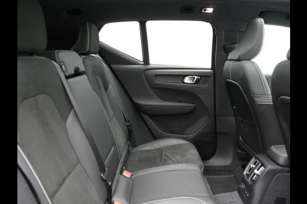 Volvo XC40 T4 Recharge R-Design Plug In Hybrid 211pk Dealer O.H PHEV | Panodak | Adaptive Cruise | 360 Camera | Alcantara Sportstoelen Memory & Verwarmd | Harman & Kardon | Apple Carplay | Stuur Verwarmd | Navigatie | Virtual | DAB |
