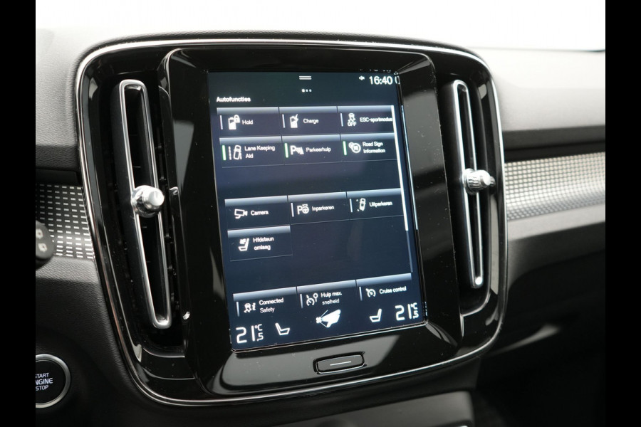 Volvo XC40 T4 Recharge R-Design Plug In Hybrid 211pk Dealer O.H PHEV | Panodak | Adaptive Cruise | 360 Camera | Alcantara Sportstoelen Memory & Verwarmd | Harman & Kardon | Apple Carplay | Stuur Verwarmd | Navigatie | Virtual | DAB |