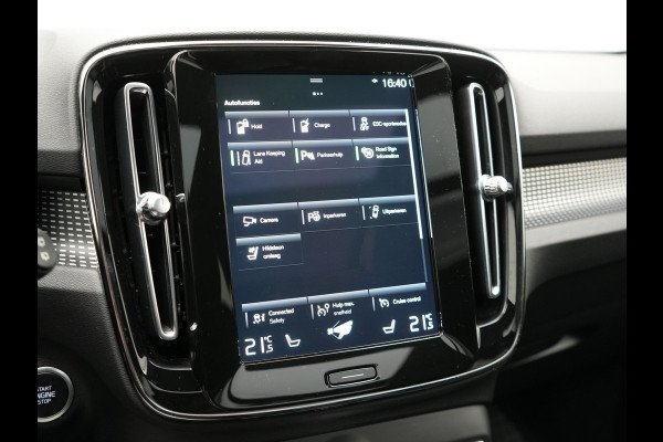 Volvo XC40 T4 Recharge R-Design Plug In Hybrid 211pk Dealer O.H PHEV | Panodak | Adaptive Cruise | 360 Camera | Alcantara Sportstoelen Memory & Verwarmd | Harman & Kardon | Apple Carplay | Stuur Verwarmd | Navigatie | Virtual | DAB |