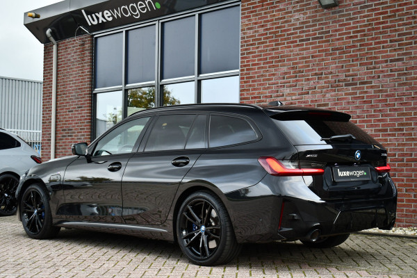 BMW 3 Serie Touring 330e xDrive M-Sport Pro Pano M-zetels ACC HUD 19inch El-klep BMW 3 Serie Touring 330e xDrive M-Sport Pro Pano M-zetels ACC HUD 19inch El-klep