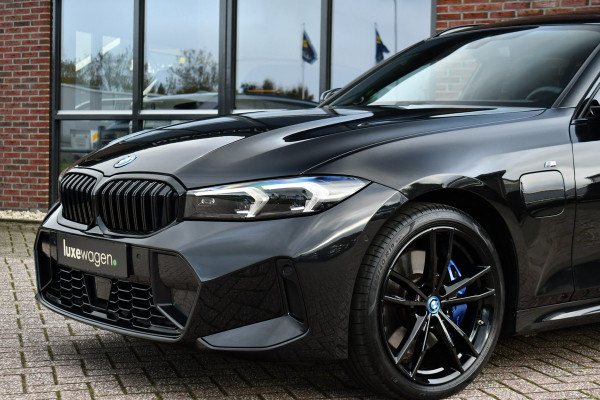 BMW 3 Serie Touring 330e xDrive M-Sport Pro Pano M-zetels ACC HUD 19inch El-klep BMW 3 Serie Touring 330e xDrive M-Sport Pro Pano M-zetels ACC HUD 19inch El-klep