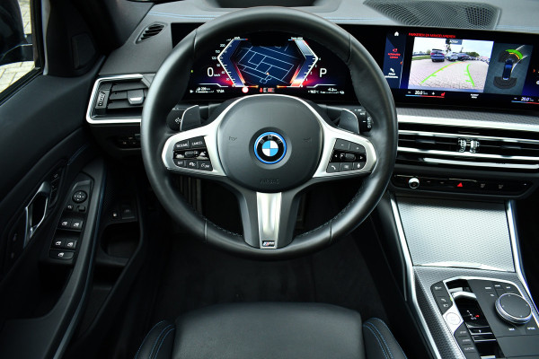 BMW 3 Serie Touring 330e xDrive M-Sport Pro Pano M-zetels ACC HUD 19inch El-klep BMW 3 Serie Touring 330e xDrive M-Sport Pro Pano M-zetels ACC HUD 19inch El-klep