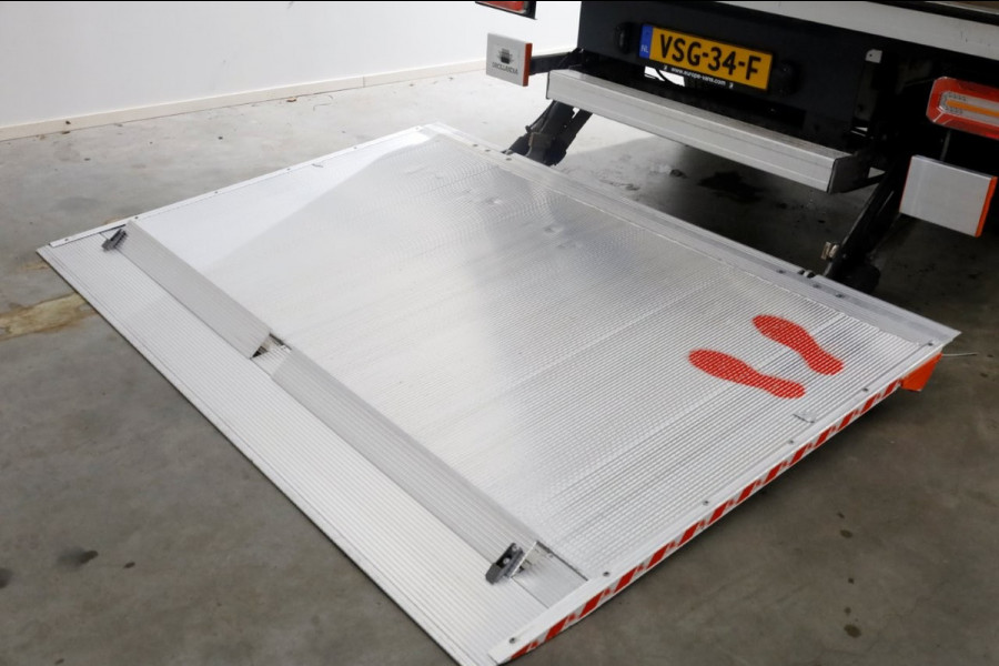 Volkswagen Crafter 35 2.0 TDI 140pk Bakwagen met laadklep en zijdeur L445cm 10-2022