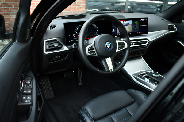 BMW 3 Serie Touring 330e xDrive M-Sport Pro Pano M-zetels ACC HUD 19inch El-klep BMW 3 Serie Touring 330e xDrive M-Sport Pro Pano M-zetels ACC HUD 19inch El-klep