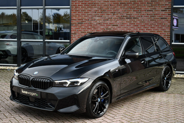 BMW 3 Serie Touring 330e xDrive M-Sport Pro Pano M-zetels ACC HUD 19inch El-klep BMW 3 Serie Touring 330e xDrive M-Sport Pro Pano M-zetels ACC HUD 19inch El-klep