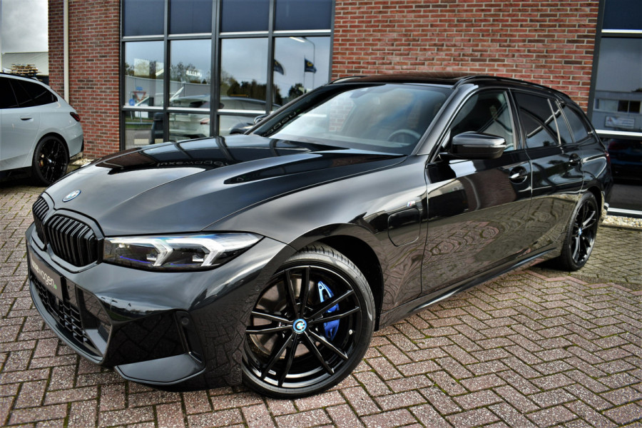 BMW 3 Serie Touring 330e xDrive M-Sport Pro Pano M-zetels ACC HUD 19inch El-klep BMW 3 Serie Touring 330e xDrive M-Sport Pro Pano M-zetels ACC HUD 19inch El-klep