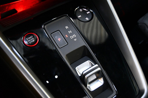Audi A3 Sportback 2.5 TFSI RS 3 quattro Pano/Sfeer/Matrix/Keyless Audi A3 Sportback 2.5 TFSI RS 3 quattro Pano/Sfeer/Matrix/Keyless
