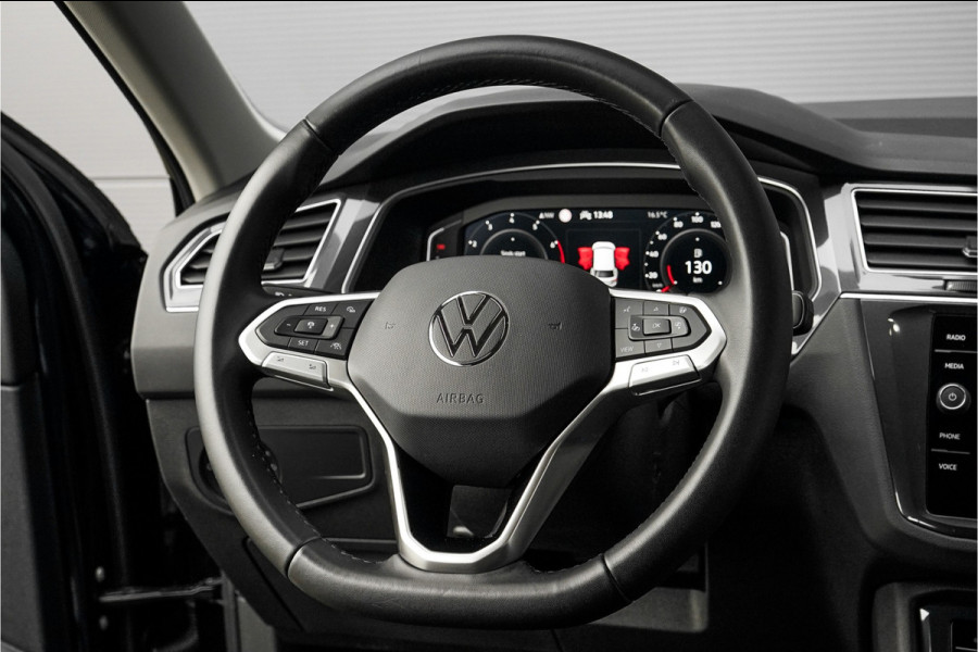 Volkswagen Tiguan 1.5 TSI Life Elegance ACC Winter Pack Suzuka 19" Trekhaak
