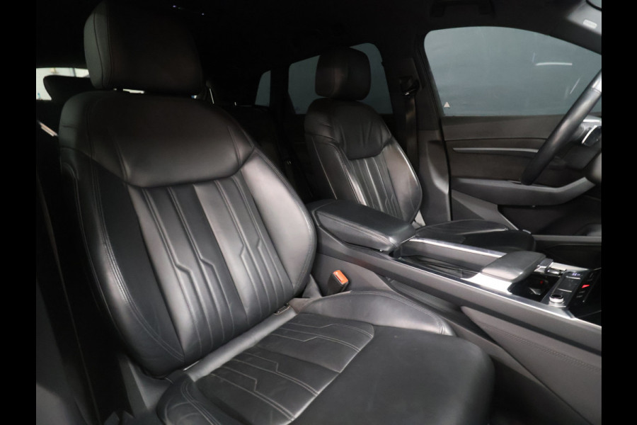 Audi e-tron e-tron 55 quattro advanced 95 kWh [TREKHAAK AFNEEMBAAR, APPLE CARPLAY, ANDROID, MEMORY SEATS, CAMERA, ADAPTIVE CRUISE, VOL LEDER, STOELVERWARMING, CLIMATE, NIEUWSTAAT]
