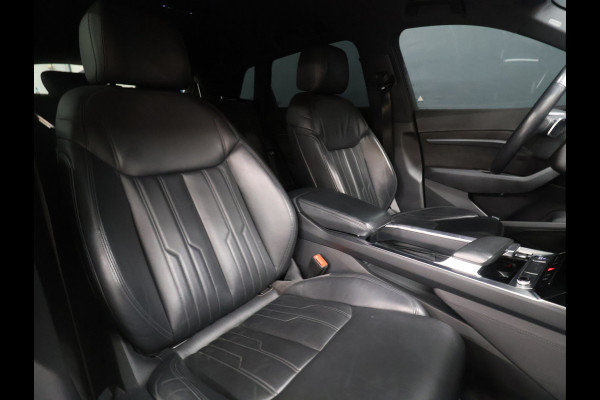 Audi e-tron e-tron 55 quattro advanced 95 kWh [TREKHAAK AFNEEMBAAR, APPLE CARPLAY, ANDROID, MEMORY SEATS, CAMERA, ADAPTIVE CRUISE, VOL LEDER, STOELVERWARMING, CLIMATE, NIEUWSTAAT]