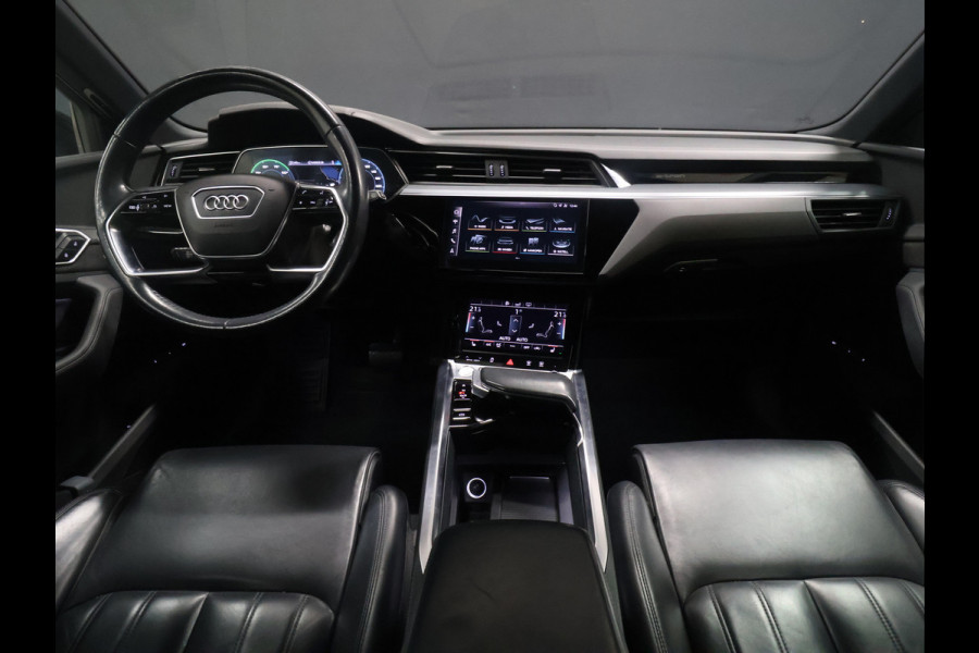 Audi e-tron e-tron 55 quattro advanced 95 kWh [TREKHAAK AFNEEMBAAR, APPLE CARPLAY, ANDROID, MEMORY SEATS, CAMERA, ADAPTIVE CRUISE, VOL LEDER, STOELVERWARMING, CLIMATE, NIEUWSTAAT]
